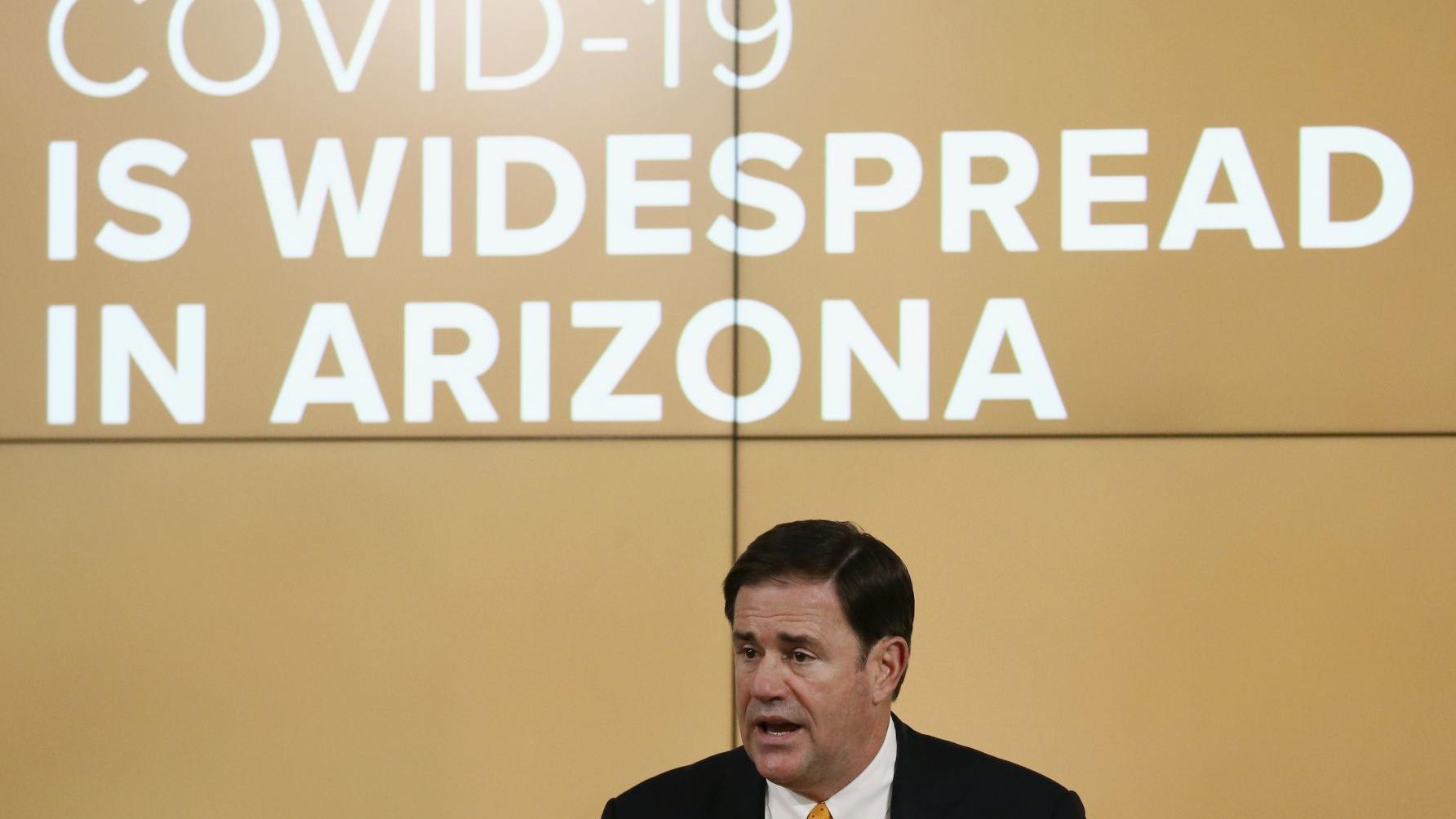 Posponen regreso a clases y vuelven a cerrar bares, centros nocturnos y gimnasios de Arizona